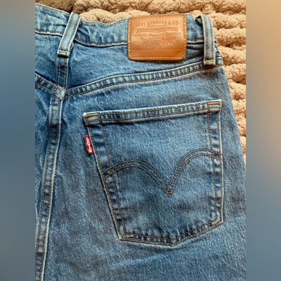 Levi Highrise Ribcage Straight Jeans - Picture 5 of 8